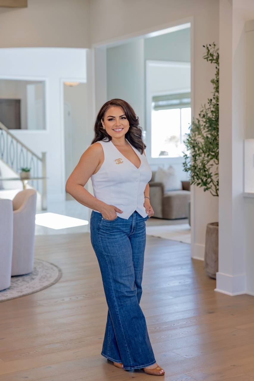 Linda Gonzales — Relocation Queen